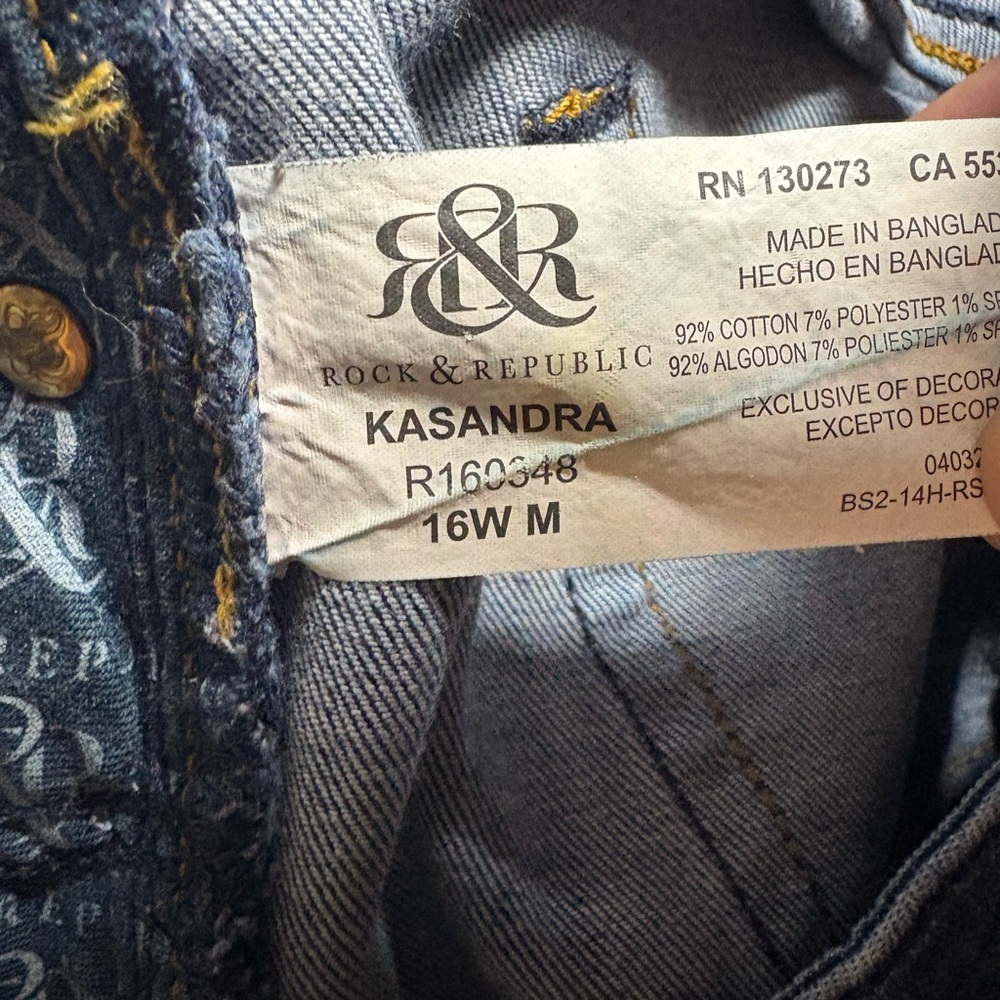 Rock & Republic Blue Jeans - Picture 13 of 13